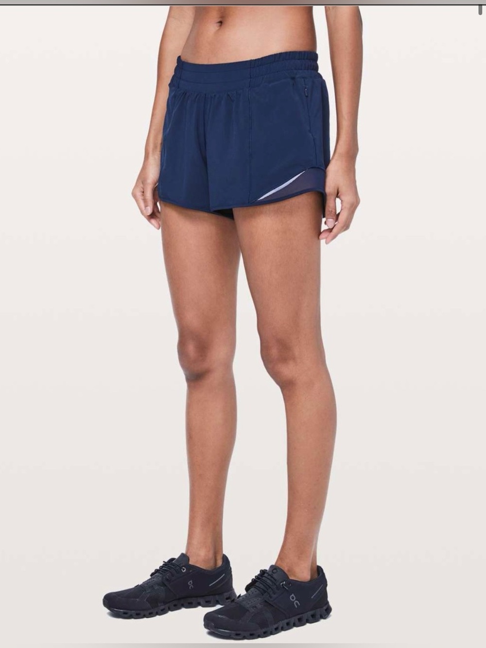 Lululemon Hotty Hot Short II low rise 4 inch inseam size 6